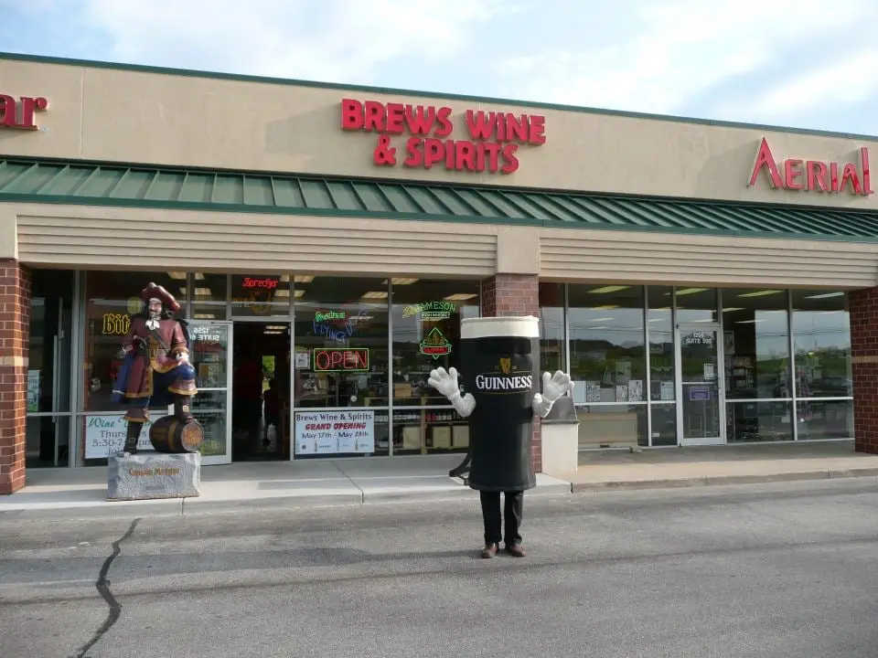 Brews Wine & Spirits outside (view 2)