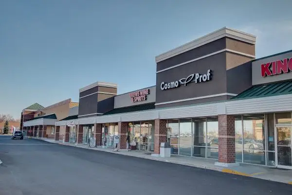 Pewaukee Plaza (view 7) - commercial property managed by MarQi Co.