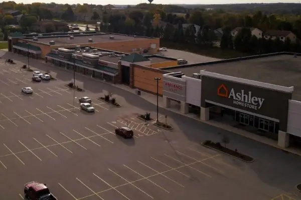 Pewaukee Plaza (view 12) - commercial property managed by MarQi Co.