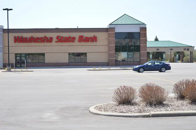Pewaukee Plaza